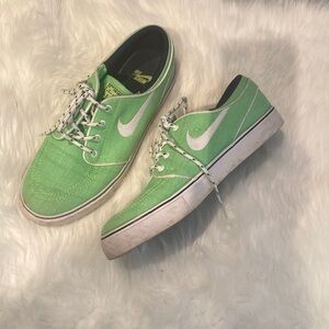 Nike Stefan Janoski skateboarding sneakers size  (8-8.5) 6.5Y